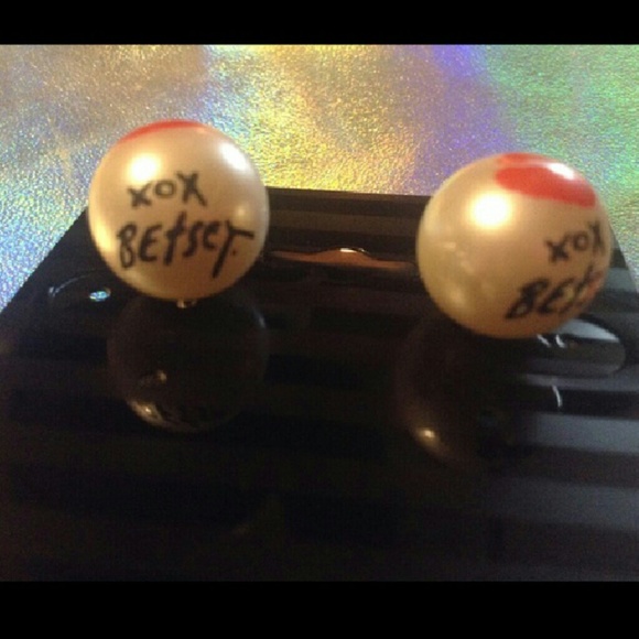 FLASH SALE 💋 Betsey Johnson - Picture 2 of 4